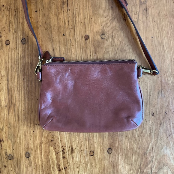 Vintage Fossil Leather Crossbody Purse - Picture 4 of 14